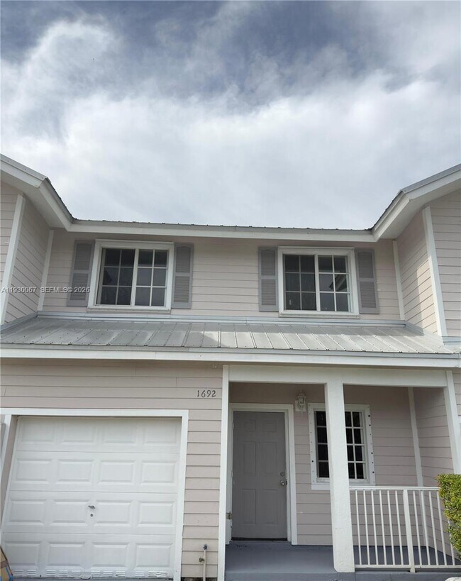 Photo - 1692 SE 9th Ave