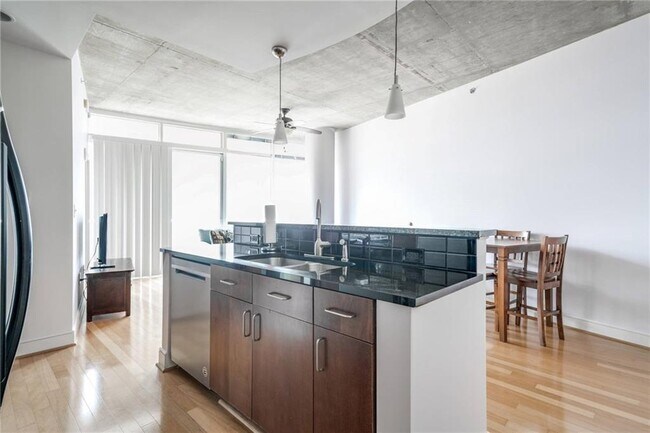 Photo - 950 W Peachtree St NW Unit 1710