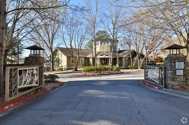 Building Photo - 2 Bedroom Flat at Woodlands of Clemson