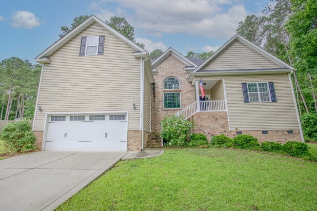 Building Photo - "Large 3-Bedroom plus BONUS Retreat with S... Rental