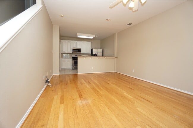 Photo - 1518 Sutton St