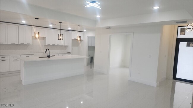 Photo - 2615 40th St W