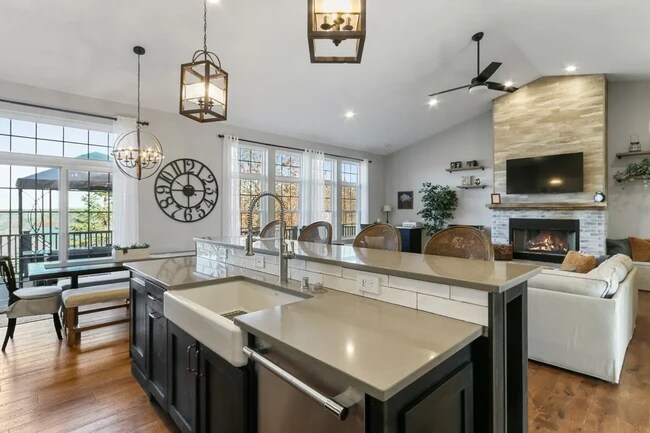 1175 La Salle Ct