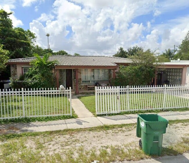 Building Photo - 1830 NW 88th Terrace Unit 0 Rental