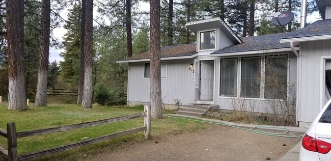 Building Photo - 2122-2124 W Regina Ave Unit 2124