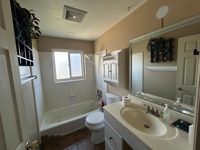 Photo - 1184 N 575 W