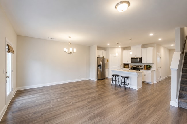 857 Longleaf Ln