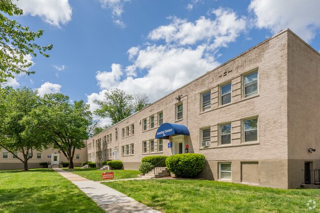 Ivy Crossing at Catonsville Apartments For Rent in