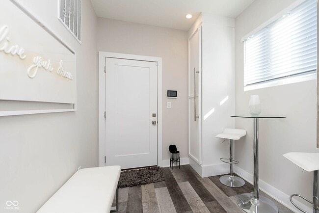 Photo - 429 W 86th St