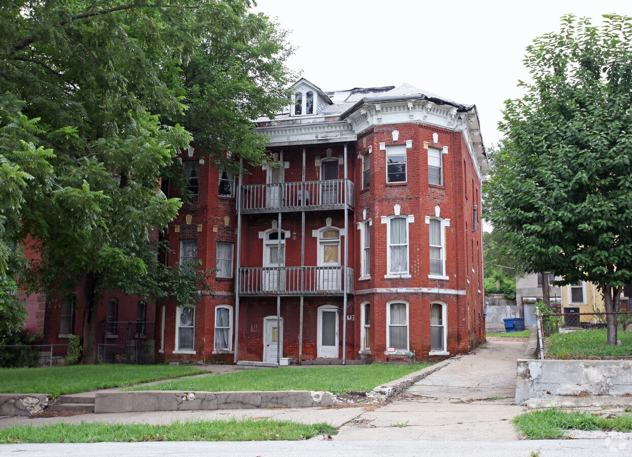 Photo - 611-613 Forest Ave Apartments