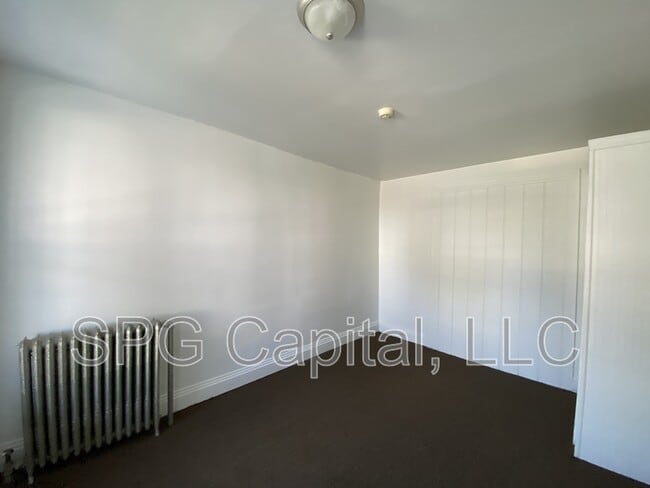 Photo - 220 W Jackson St