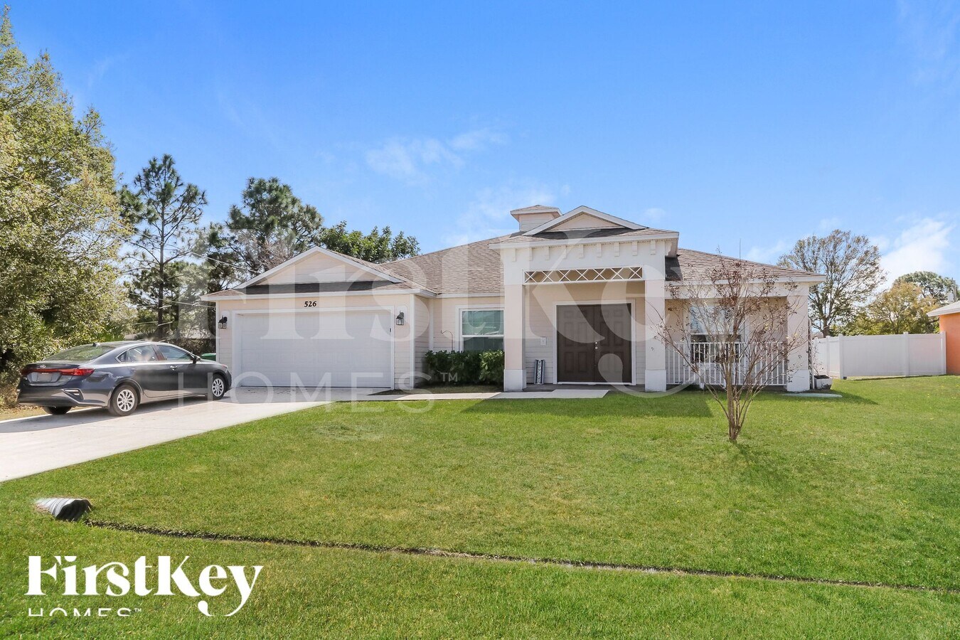 Photo - 526 SW Dahled Ave