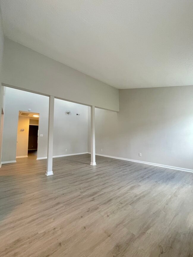 Photo - UPDATED 2BED/1BATH TOWNHOME IN TOWN CENTER...