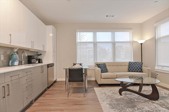 40 E Pier Dr Unit SI ID1039832P