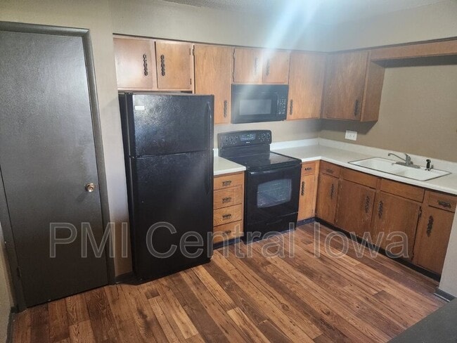Photo - 450 Laurel St Unit Apt 2