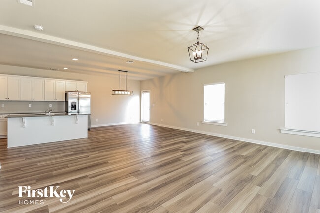 Photo - 320 Ridgeview Cir