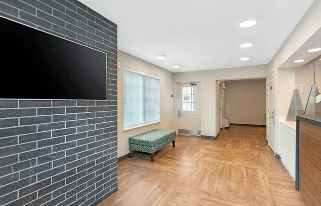 Photo - Furnished Studio-Miami - Airport - Blue La...