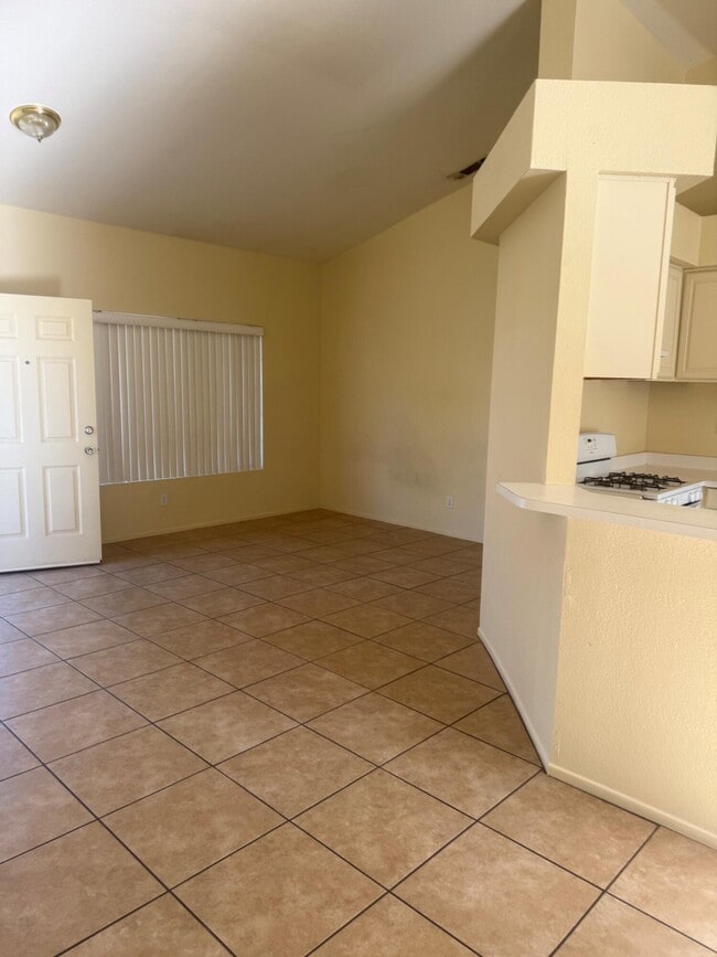 Photo - 44313 Larrea St