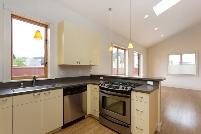 Photo - Available Unit In The Heart Of Elmwood!