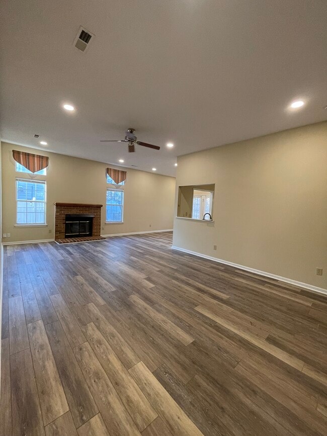 Photo - 8601 Findon Pl