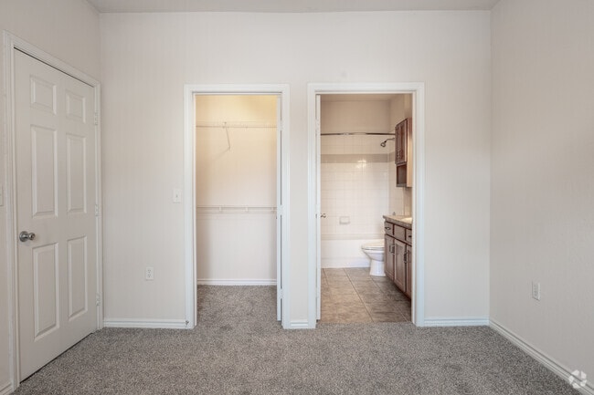 1BR, 1BA - 715SF