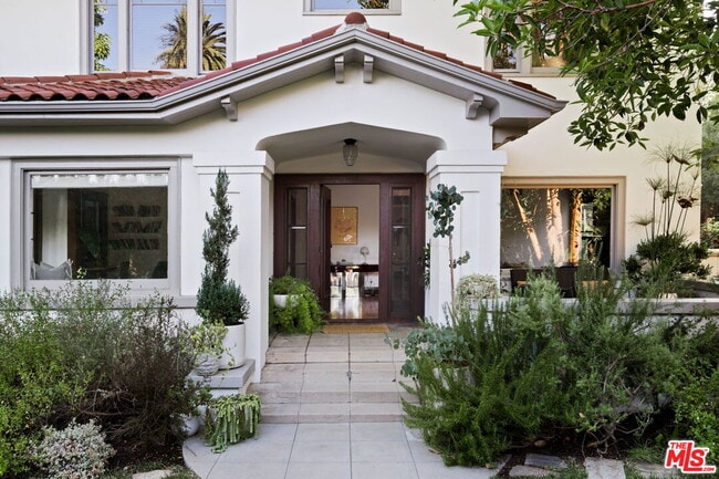 Photo - 2027 Canyon Dr