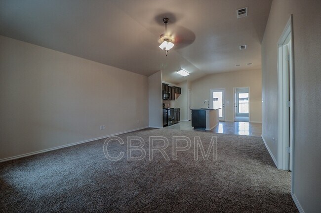 Photo - 7418 104th St