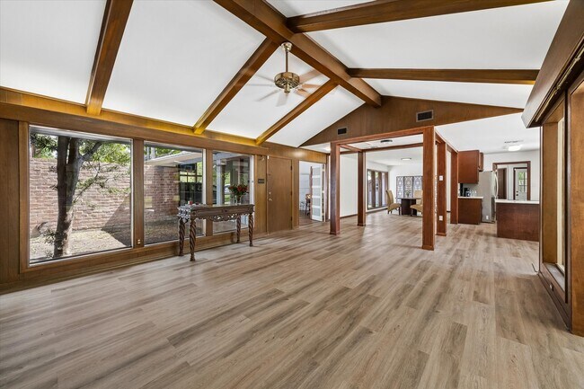 Photo - 9805 Shadow Wood Dr