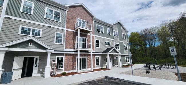 Building Photo - 217 Rockingham Rd Unit 101