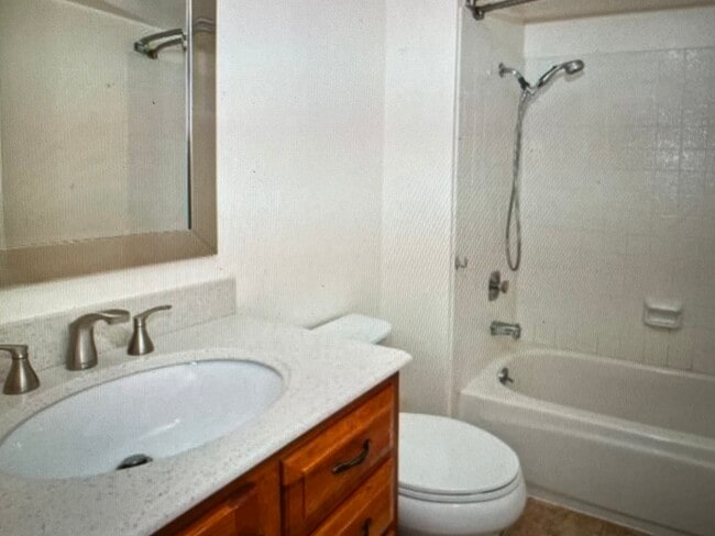 Photo - 301 Scotia Ln