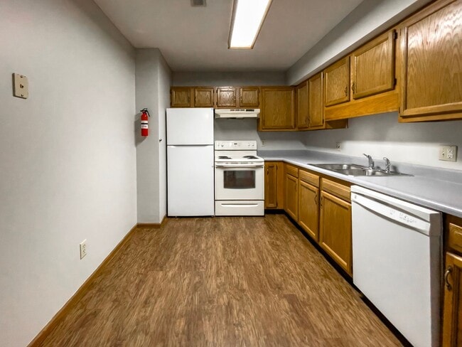 Building Photo - In-Unit Washer and Dryer - Walk the river ... Unit 2015-12