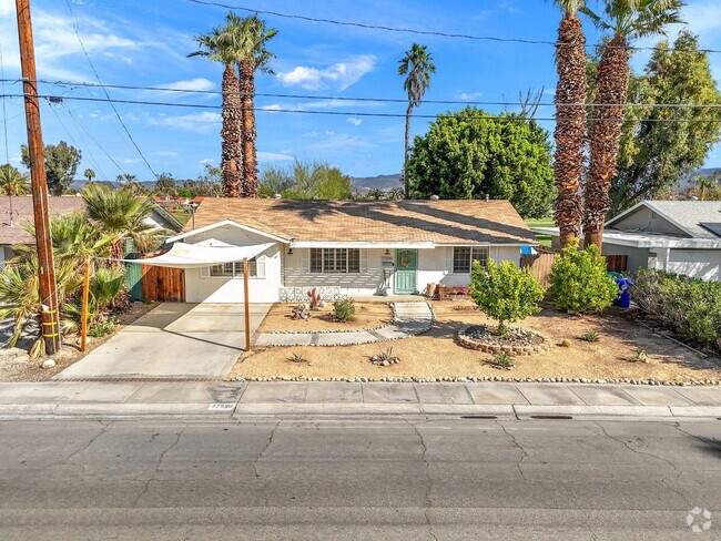 Building Photo - 77590 California Dr Rental