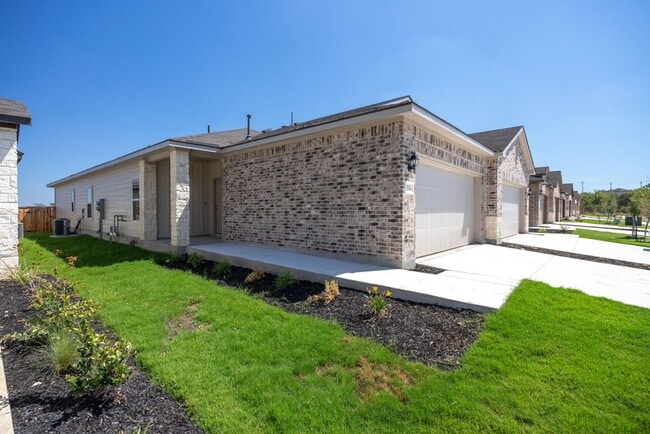 Building Photo - GORGEOUS 3 BEDROOM DUPLEX LOCATED IN CONVERSE, TX!