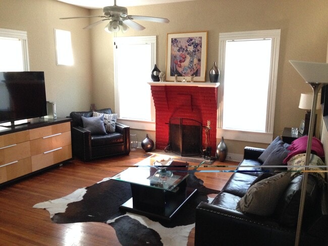 Building Photo - 955 Aragon Ave Unit Apt A