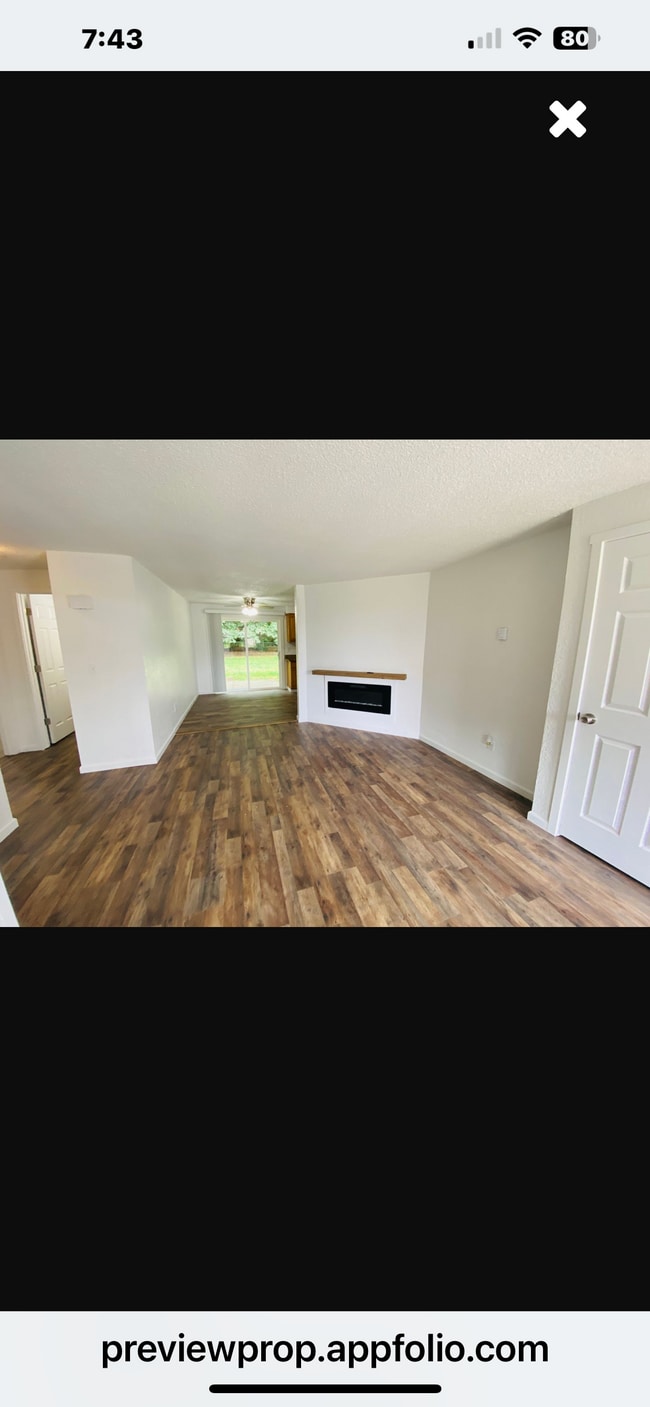 Living room entrance - 11040 N Skagit St Rental