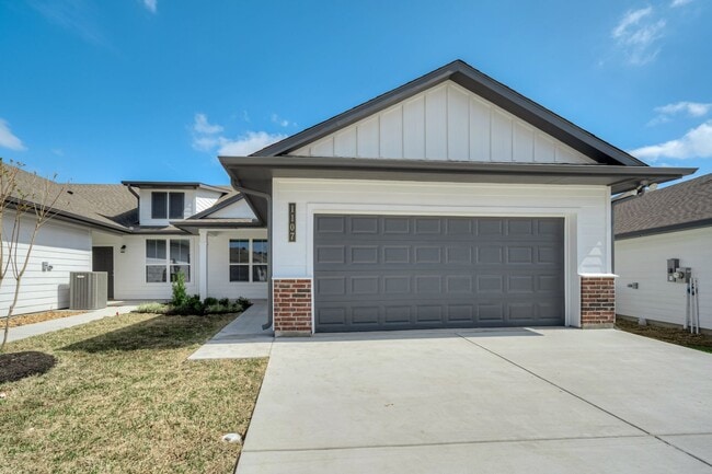 Building Photo - Where Style Meets Comfort: Elevate Your Li... Rental