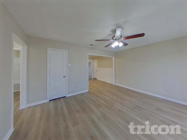 Photo - 737 SE 3rd St