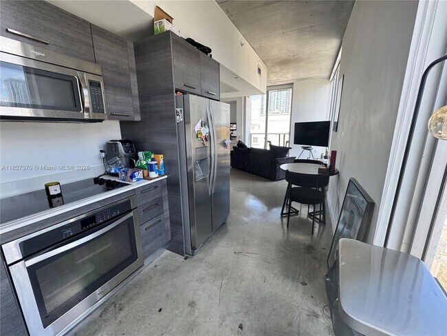 Photo - 151 SE 1st St Unidad 1210