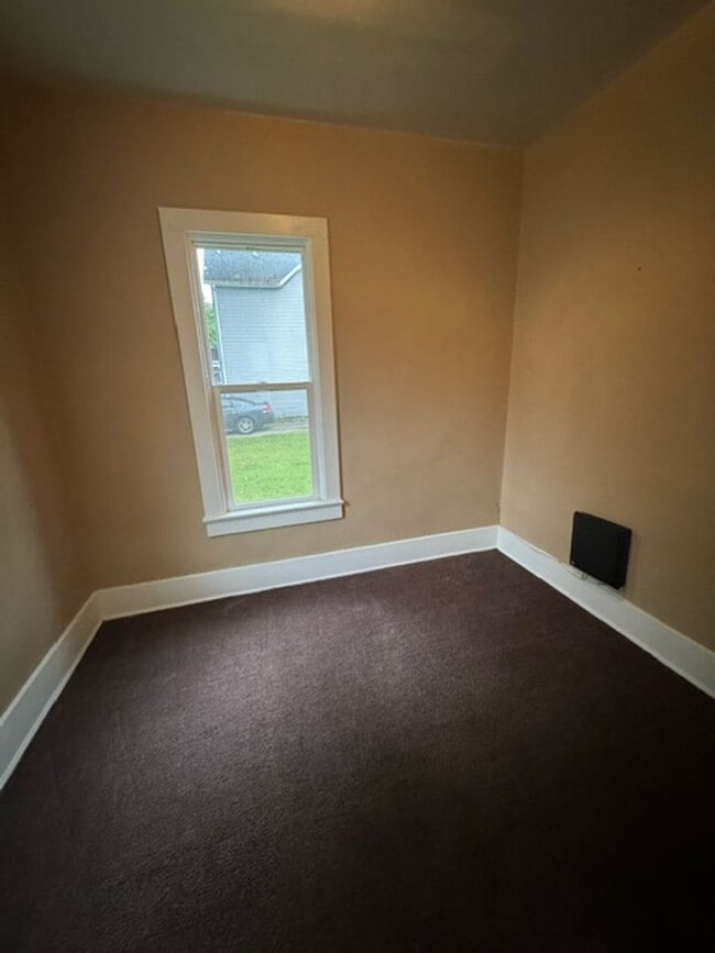 Photo - 1334 Huestis Ave