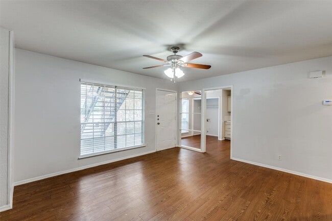 Photo - 1212 Hollow Creek Dr Unit B