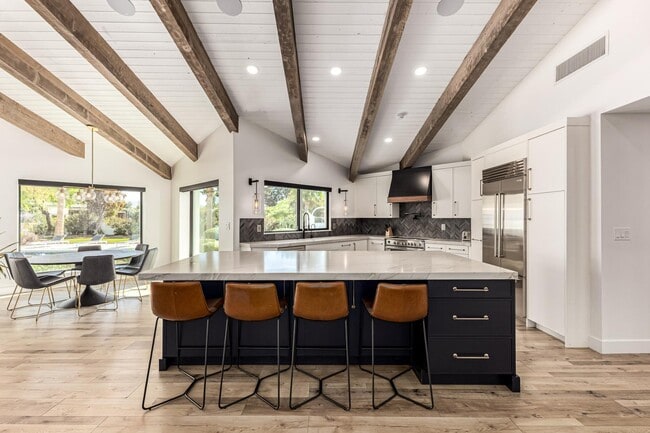 Photo - 9917 N 52nd St