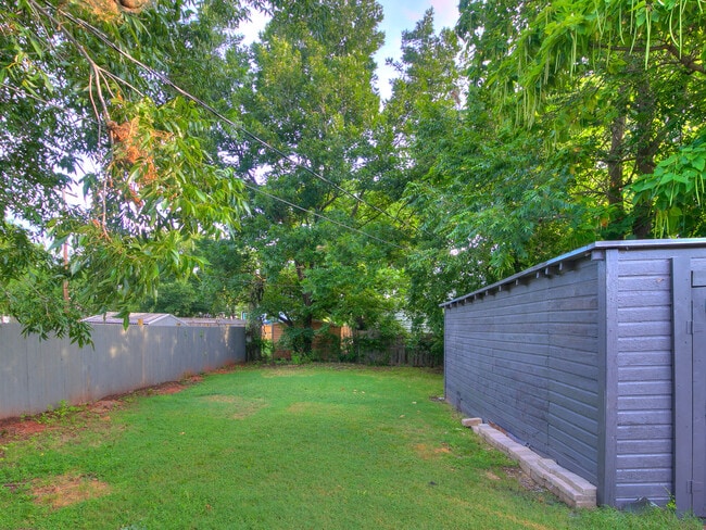 Photo - 841 NW 33rd St Unidad A