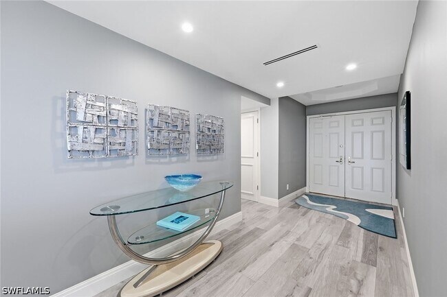 Photo - 8111 Bay Colony Dr Unit 204