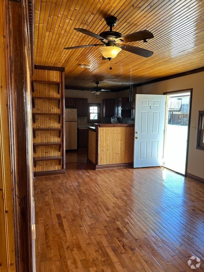 Building Photo - 3113  A,B,C Unit 3113 #C Rental
