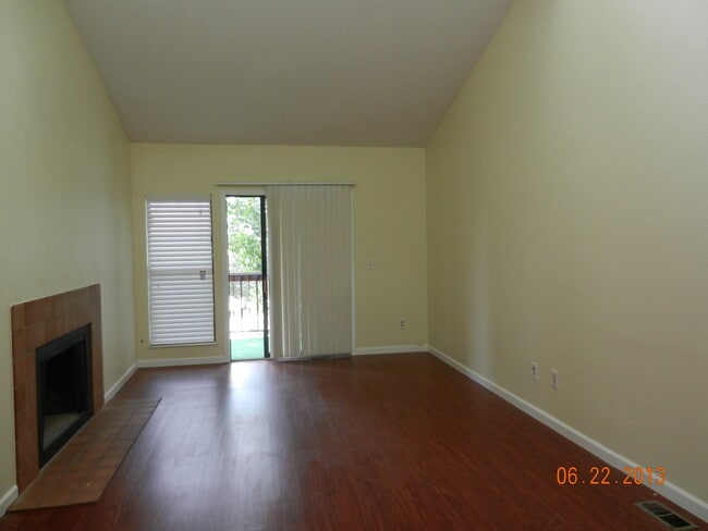 Building Photo - 2760 W 86th Ave Unit 3