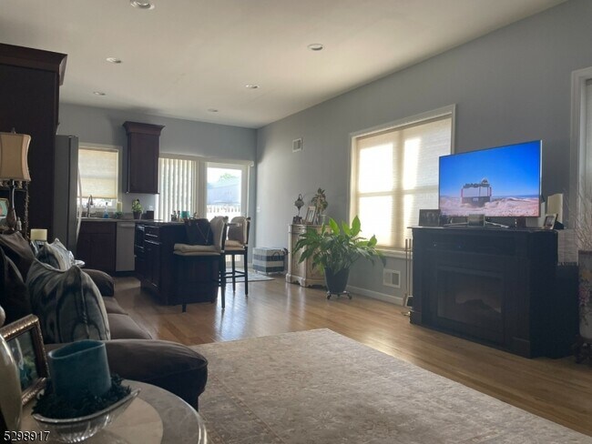 Photo - 219 2nd Ave