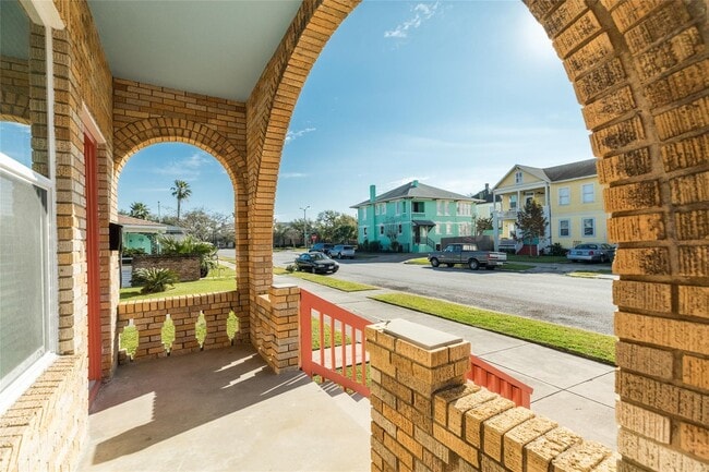 Photo - 2516 Avenue K Unidad 1