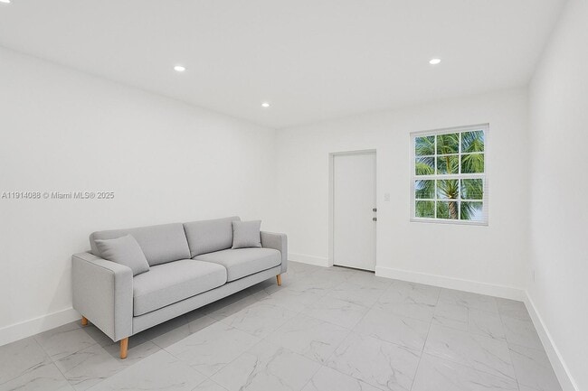 Photo - 5807 SW 25th St Unidad 7