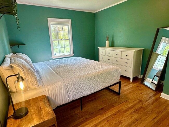 Photo - 1790 Cecilia Dr SE