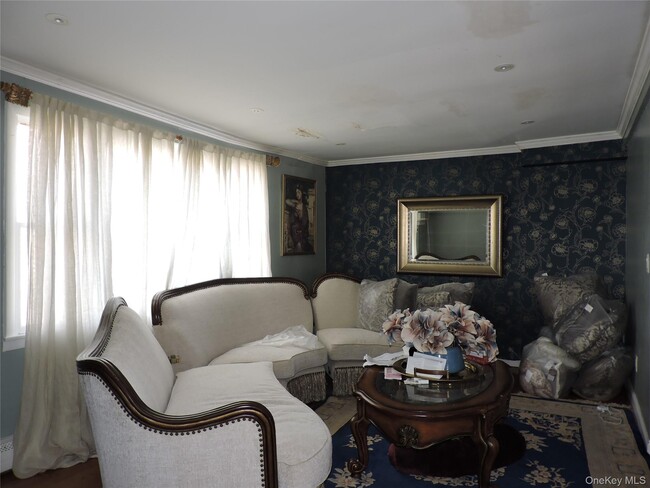 18 Leach St